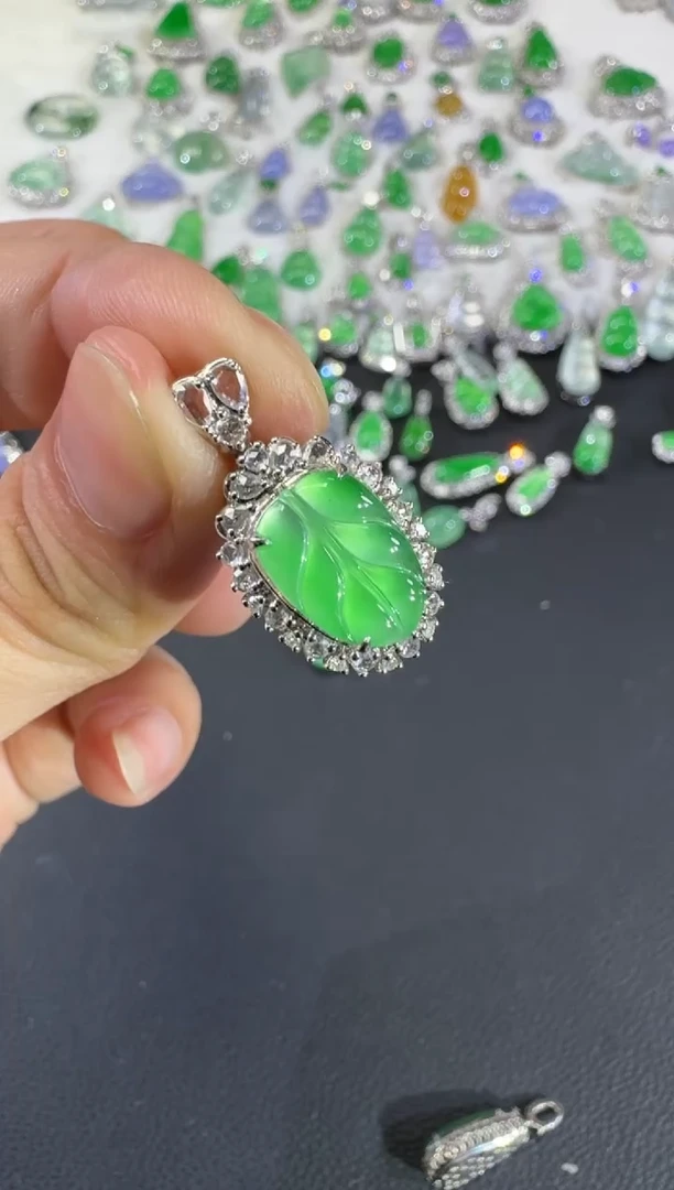 吊坠(不含链)18K金镶嵌翡翠C119|17800