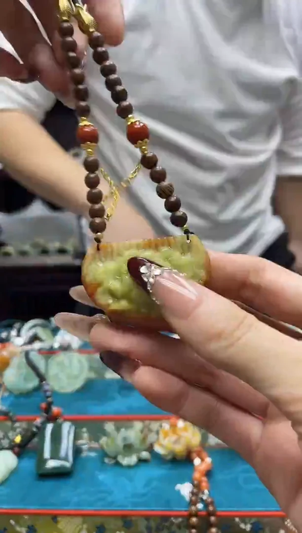 未镶嵌岫玉吊坠·