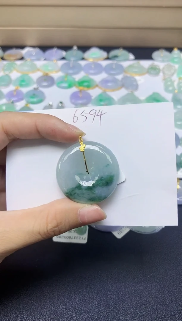 翡翠18K金镶嵌颈饰天然自然緬甸A貨翡翠