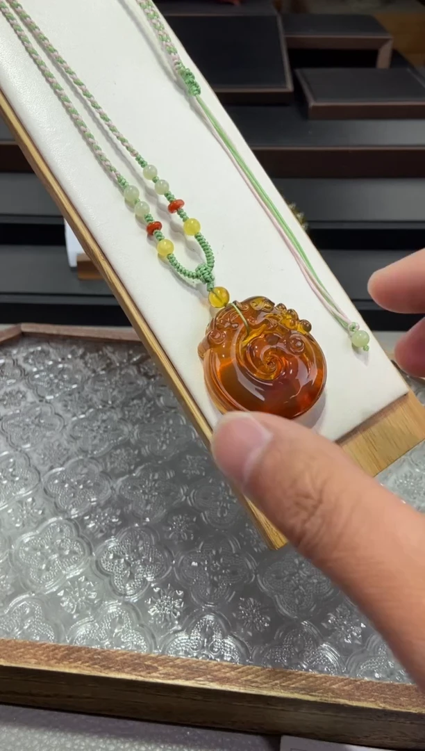琥珀颈饰未镶嵌仿古龙扣吊坠