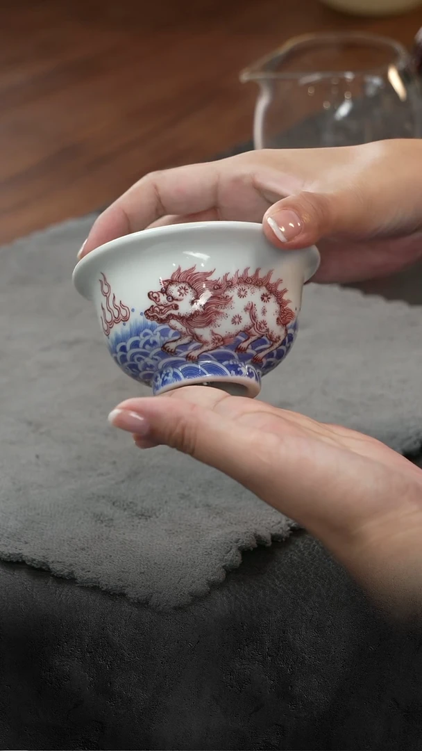杯子三更有梦|青河柴窑  青花釉里红双狮海水压手杯