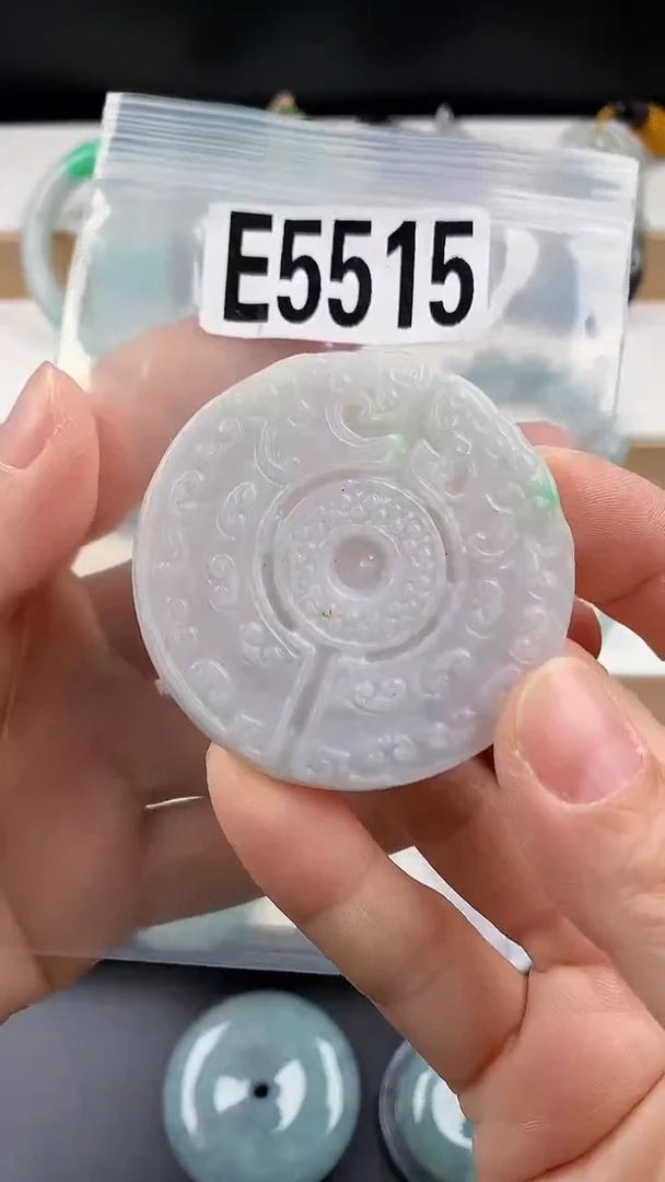 颈饰未镶嵌翡翠天然翡翠吊坠挂件