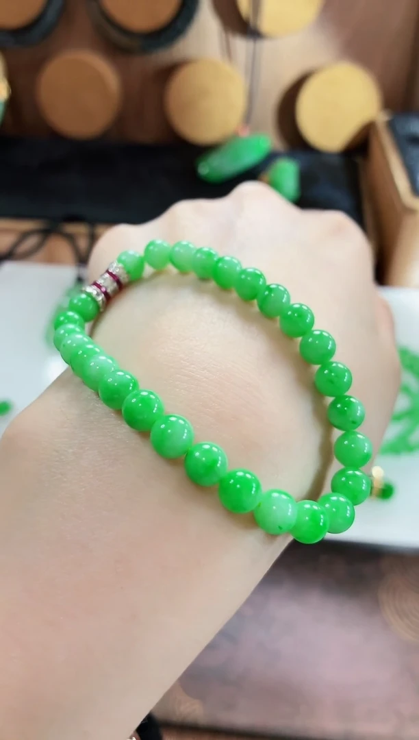 颈饰未镶嵌翡翠手串