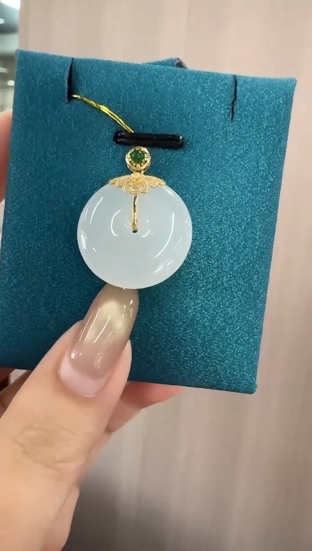 颈饰18K金镶嵌和田玉羊脂玉平安扣/配银链/约20*25mm