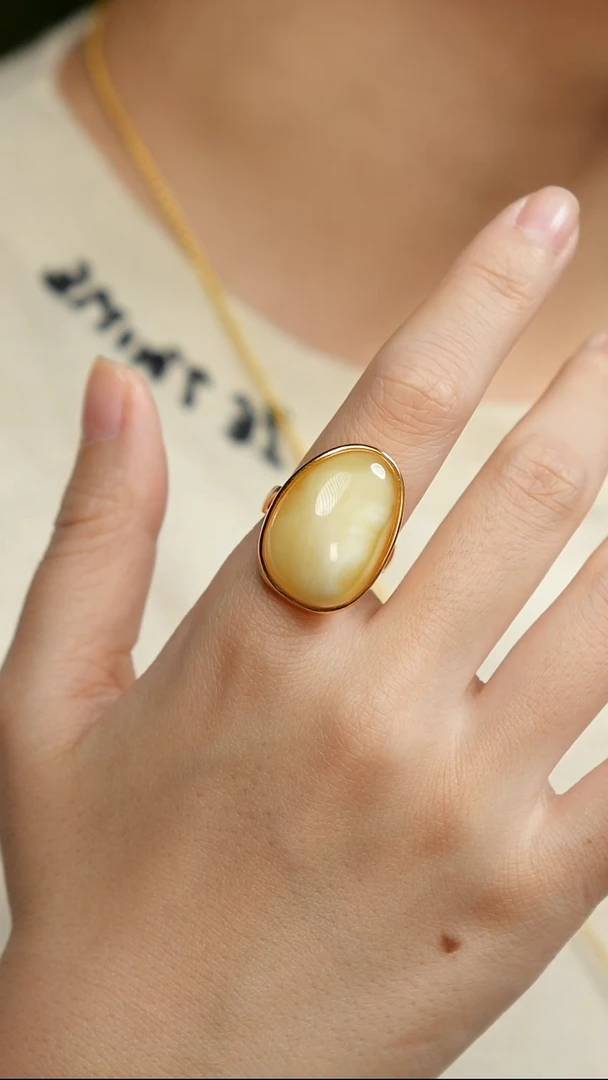 银S925镶嵌蜜蜡戒指双皮奶