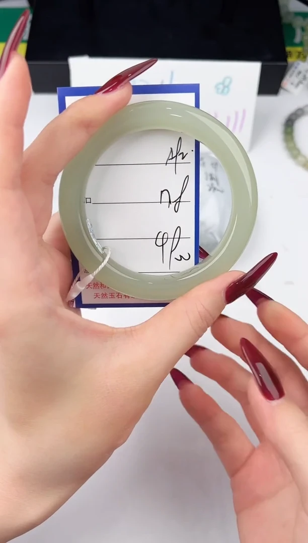 未镶嵌手镯和田玉92颜色微差无瑕疵