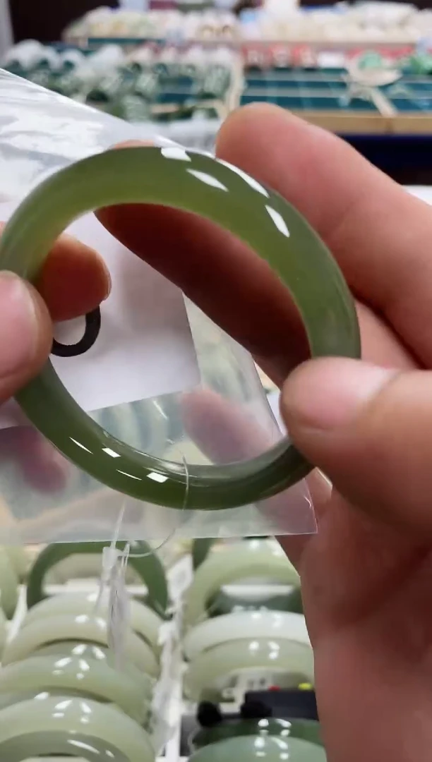未镶嵌手镯和田玉和田玉手镯56圈40号