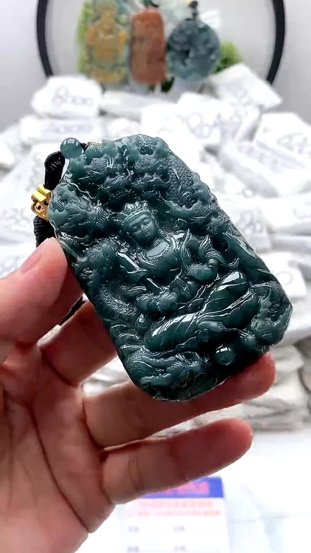 【闪购商品】翡翠颈饰未镶嵌虚空藏