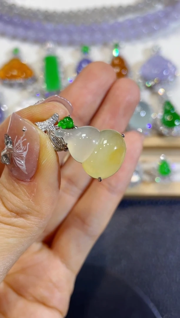 吊坠(不含链)18K金镶嵌翡翠团购43