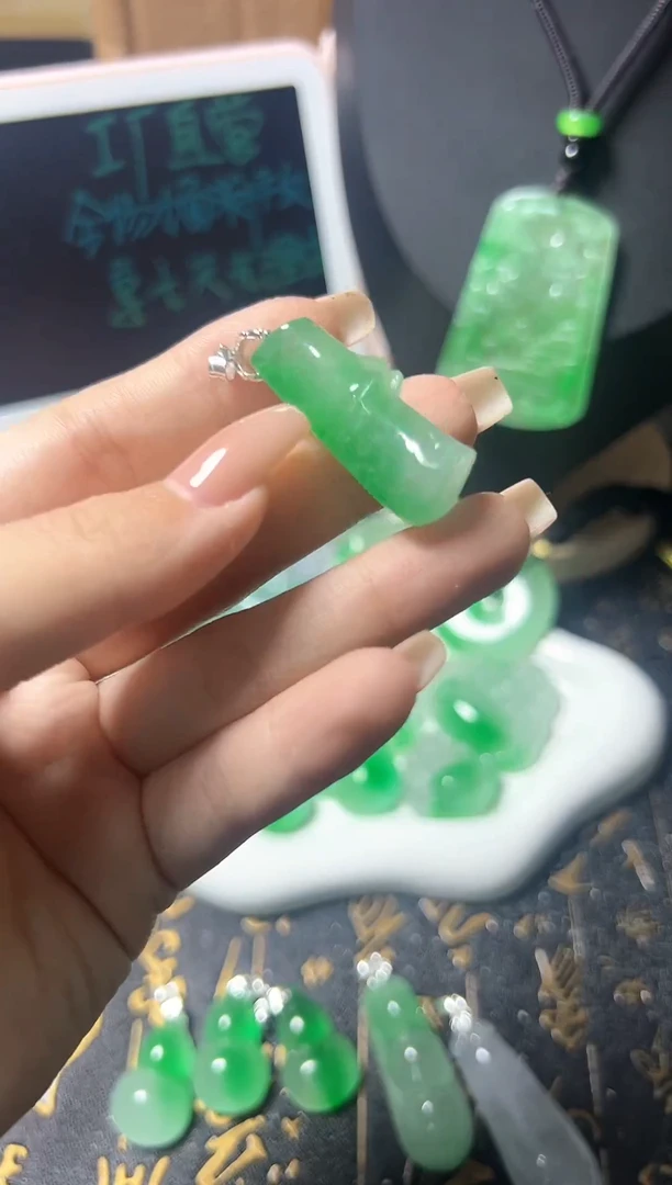 颈饰未镶嵌翡翠所见即所得，一图一物