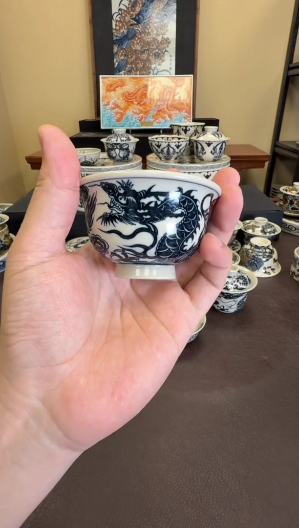 二号釉1351龙纹小压手杯