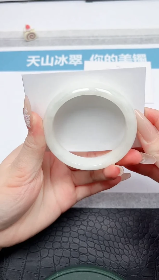 【闪购商品】和田玉手镯未镶嵌k145-55.6