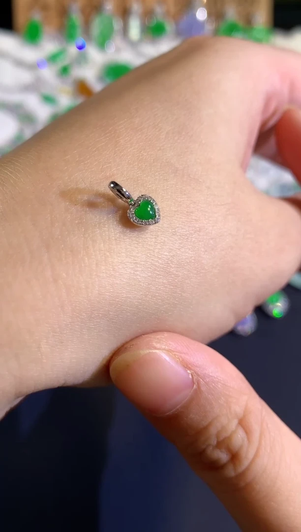 吊坠(不含链)18K金镶嵌翡翠A173|680