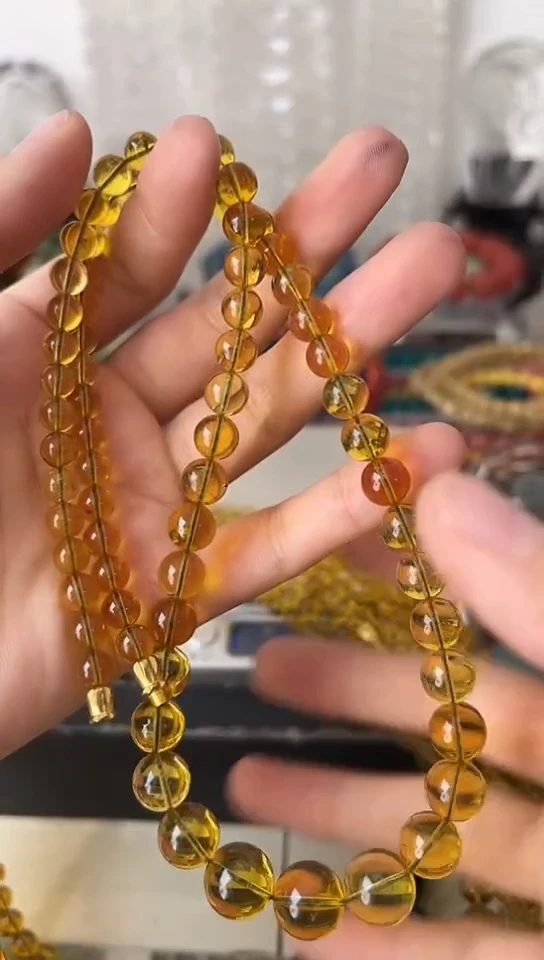 【闪购商品】琥珀颈饰未镶嵌矿坑