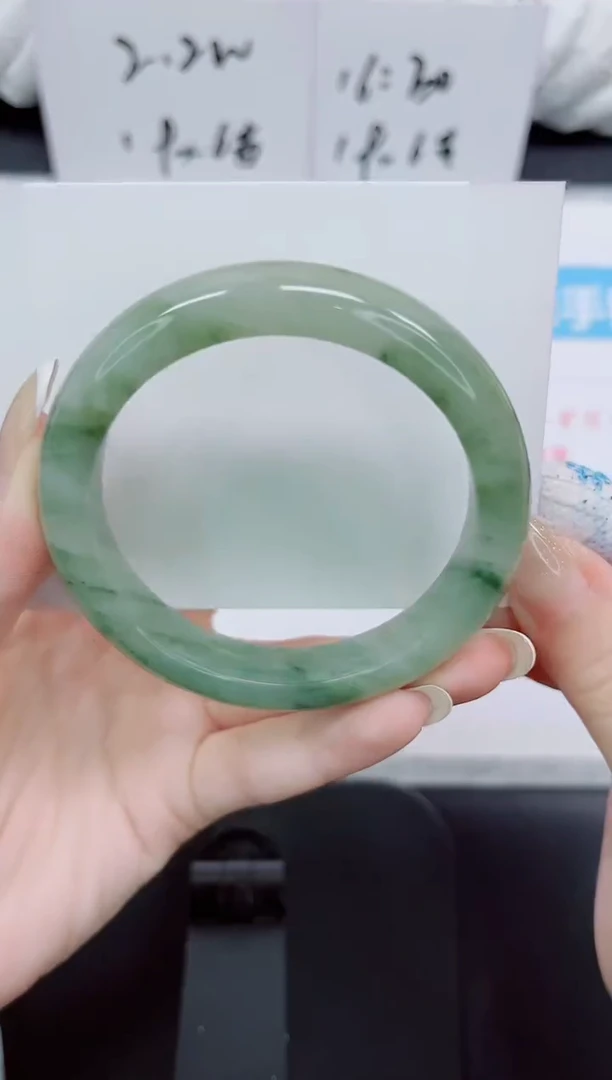 石英质玉手镯未镶嵌183