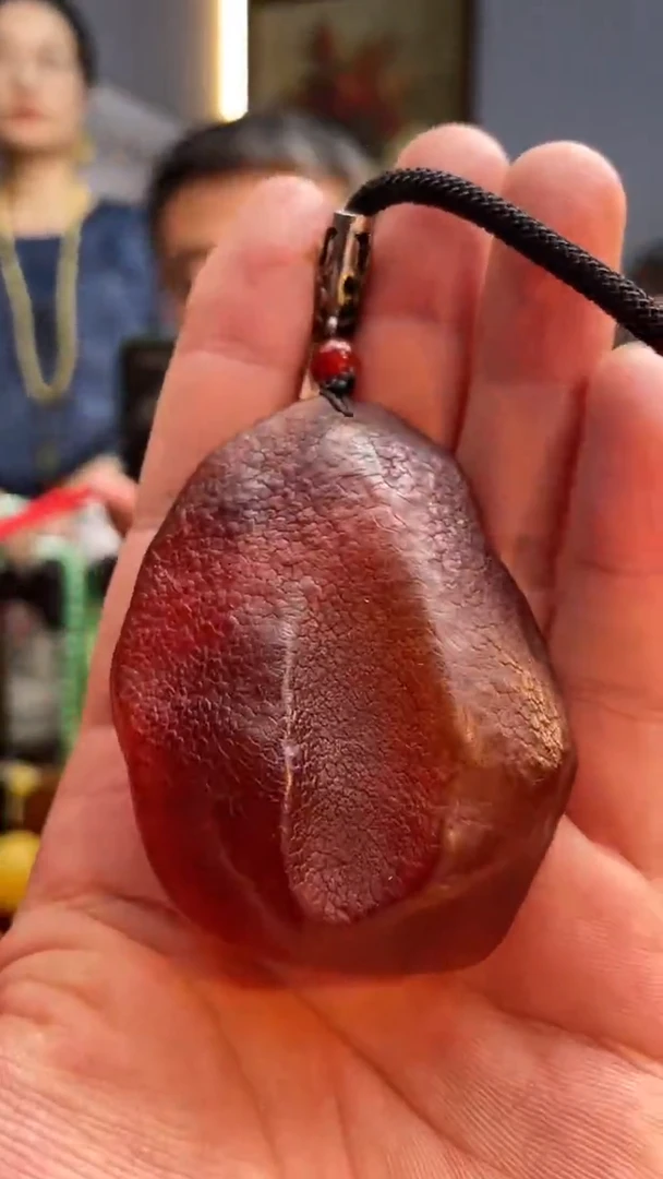 未镶嵌颈饰琥珀吊坠