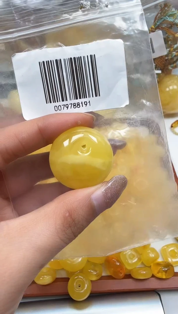 裸石琥珀未镶嵌如图