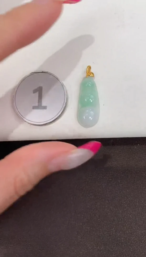 颈饰18K金镶嵌翡翠 天然缅甸A货翡翠