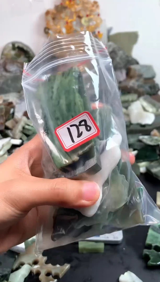 未镶嵌和田玉摆件128