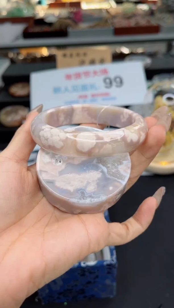 【闪购商品】石英质玉手镯未镶嵌62圈口（不退不换）1931044