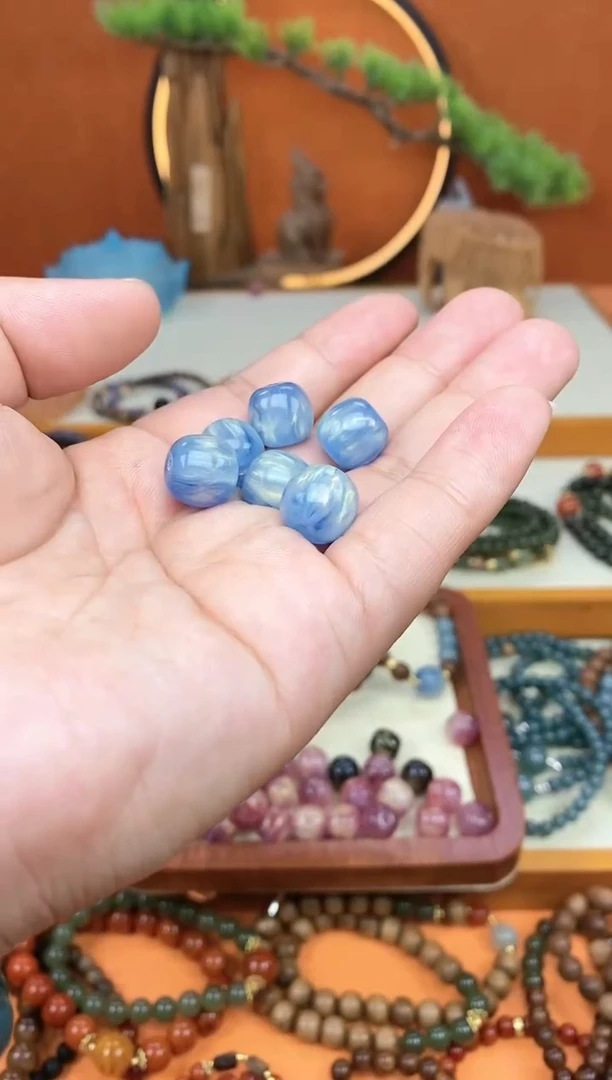 【闪购商品】欧泊顶珠未镶嵌单颗蓝色欧泊配饰