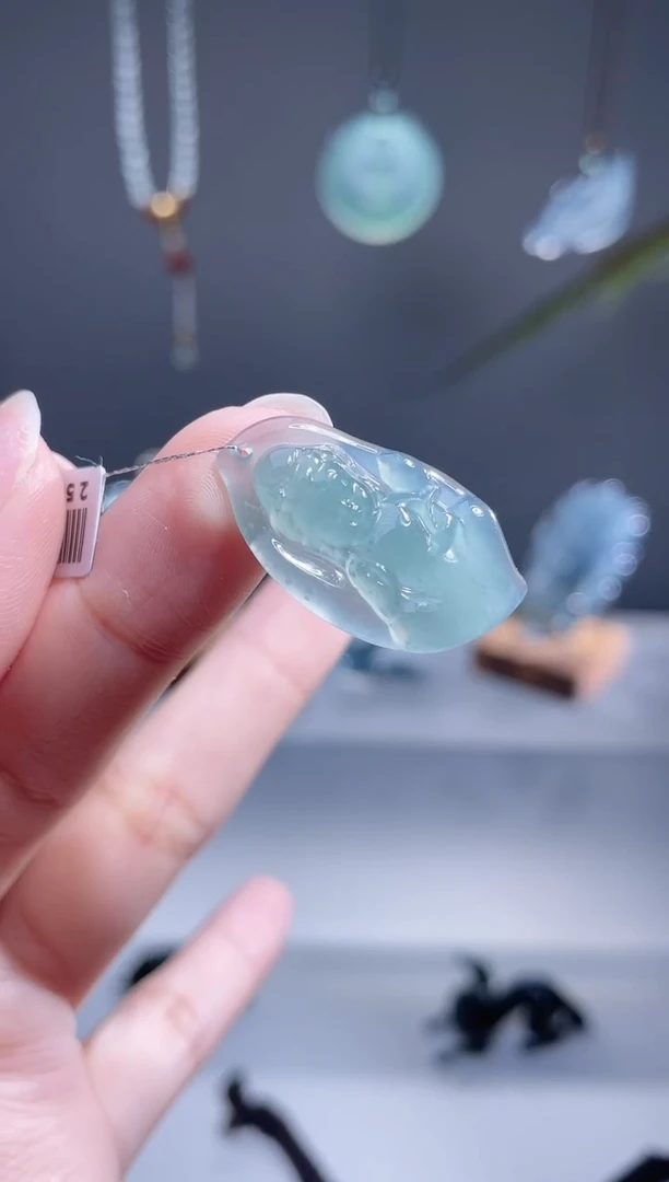 翡翠未镶嵌颈饰宝宝佛