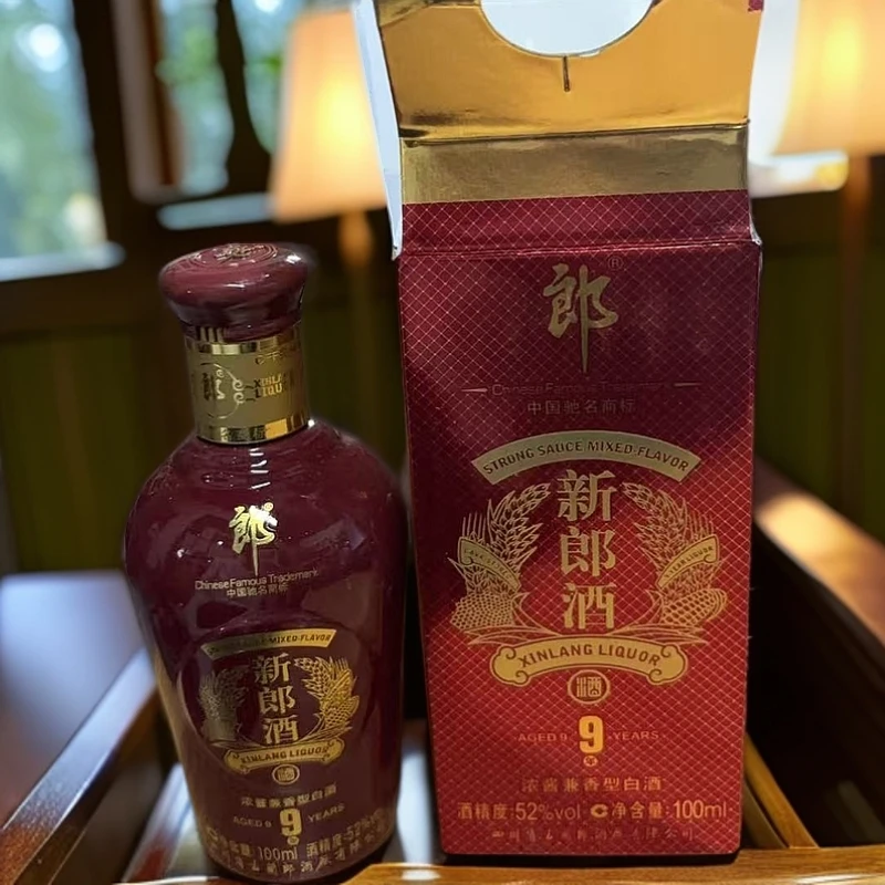 郎酒郎酒【2011】 新郎酒小酒陈酿红 浓酱兼香型52度100ml