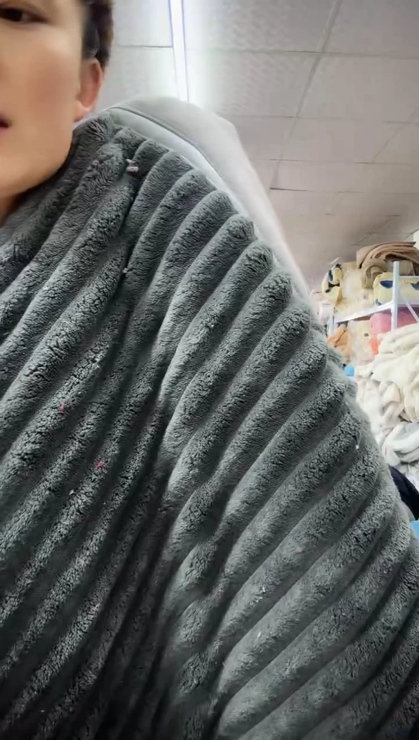 法兰绒灰色毛毛虫被子2*1.5