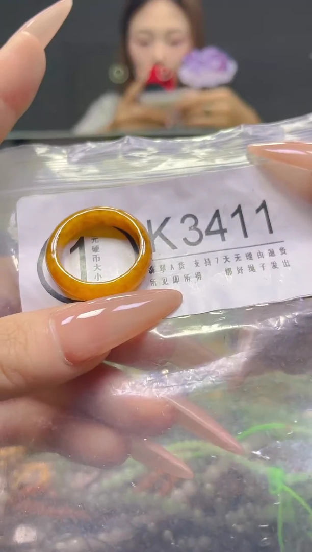 颈饰未镶嵌翡翠24/K/翡翠A货，一件也是批发价