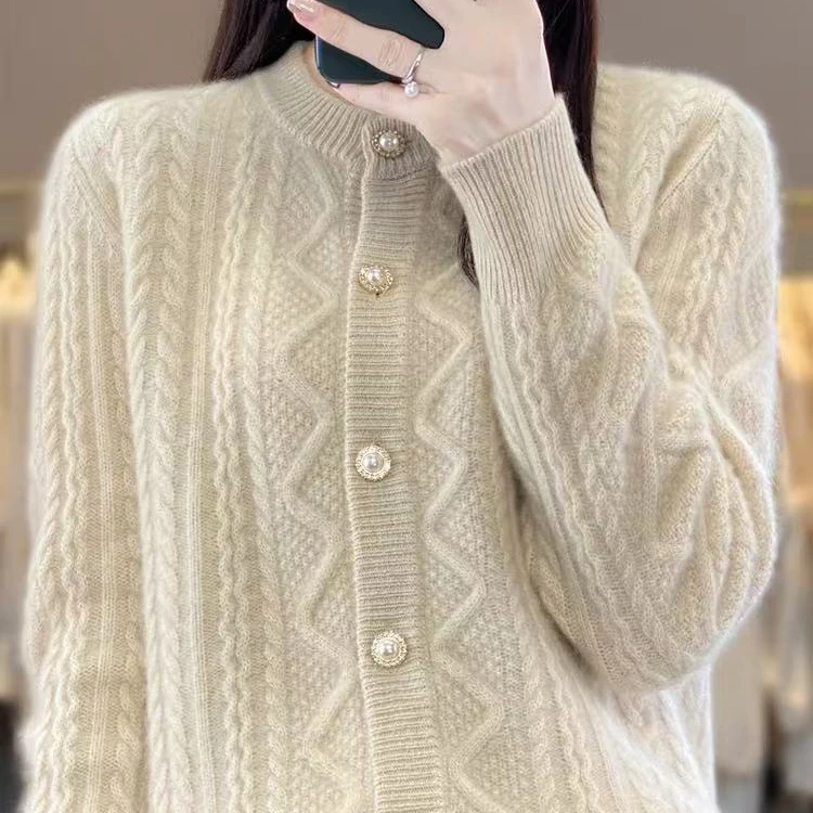 100纯羊毛七针加厚绞花珍珠扣开衫D126清