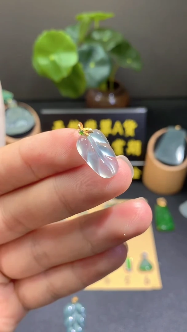 颈饰未镶嵌翡翠翡翠A货