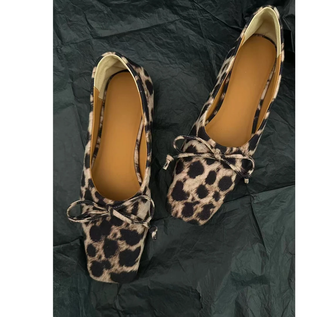 高品绒面豹纹单鞋 J24X270