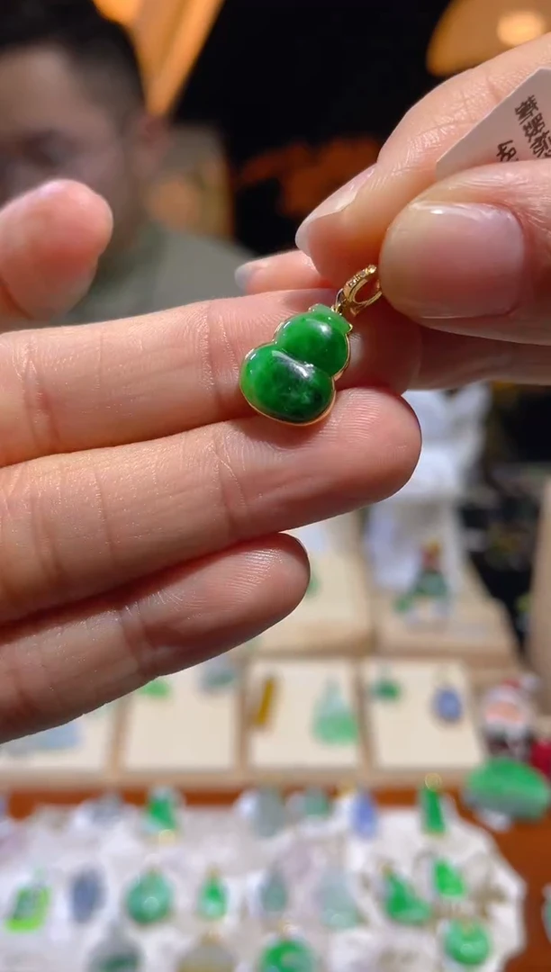 【闪购商品】翡翠颈饰18K金镶嵌假一赔三