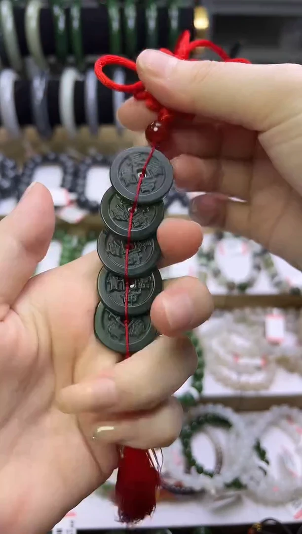 和田玉未镶嵌车挂多样性发一一