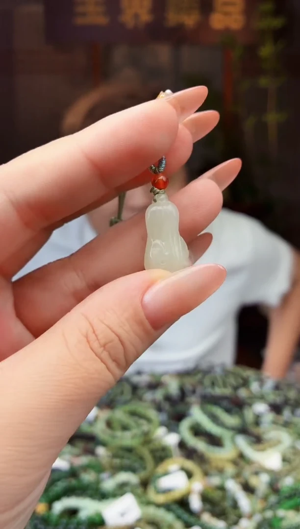 和田玉未镶嵌颈饰拍一发一