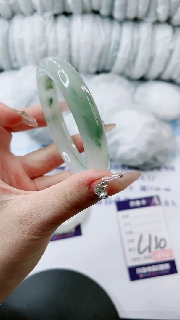 【闪购商品】石英质玉手镯未镶嵌多样性发货L110