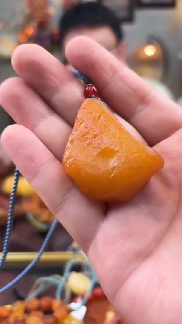 未镶嵌颈饰琥珀吊坠