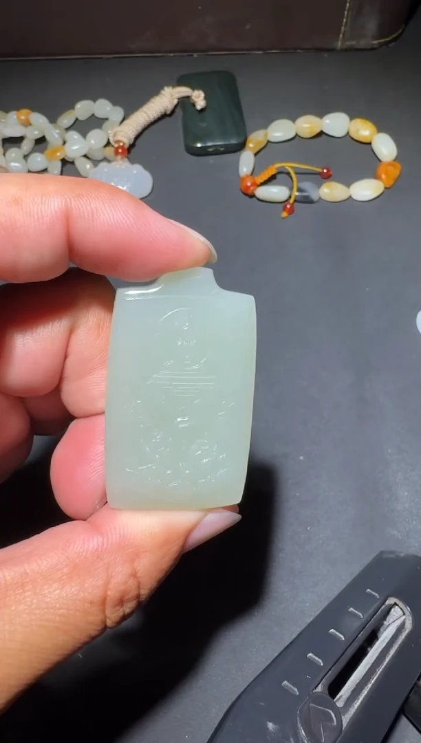 未镶嵌和田玉（糖玉）车挂和田玉