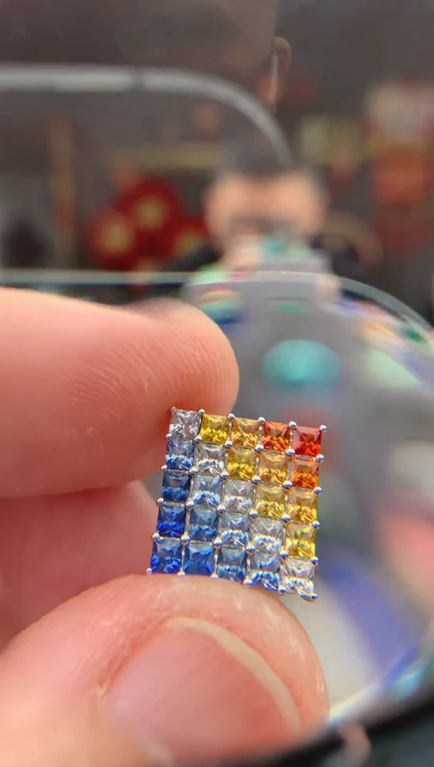 【闪购商品】蓝宝石颈饰18K金镶嵌彩色蓝宝石吊坠