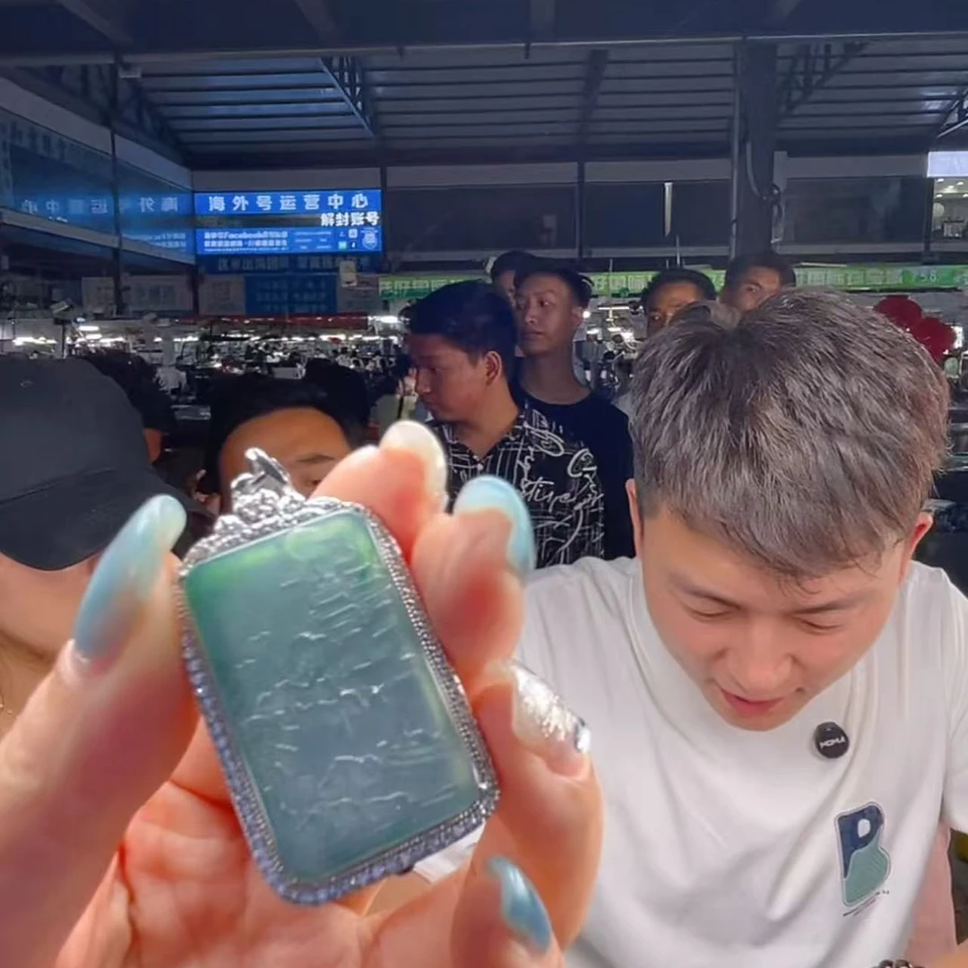 【玉经纶】-73600/Q103-天然A货翡翠吊坠-多样性发其—