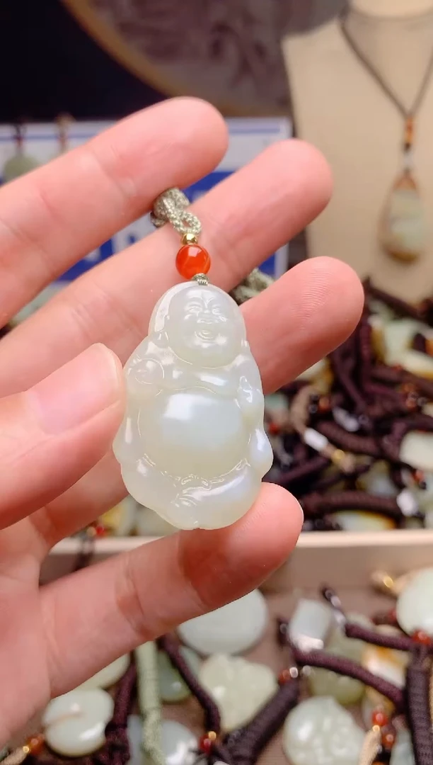 和田玉未镶嵌颈饰1