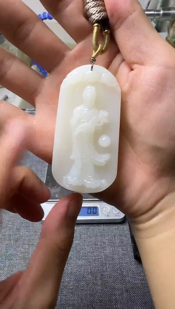 3 7观音天然玉石未镶嵌颈饰