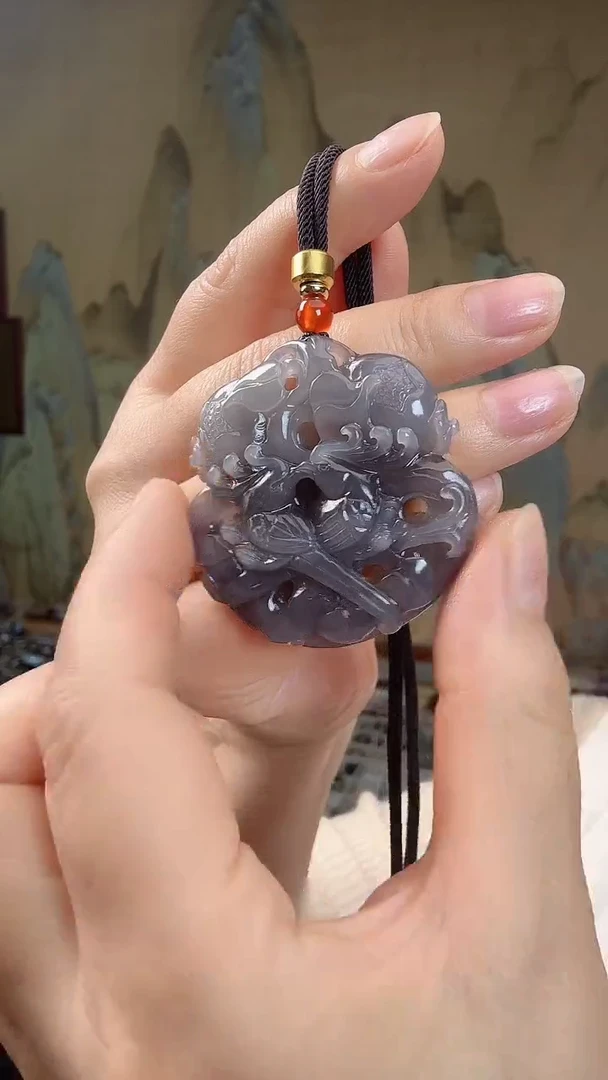 颈饰未镶嵌和田玉.