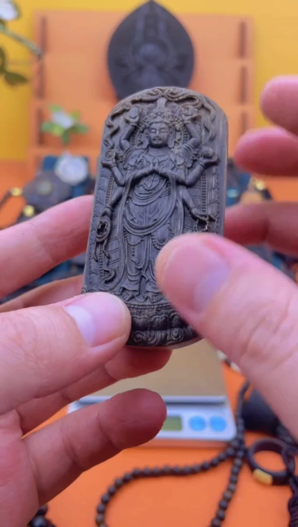 【闪购商品】贡木把件高端越南芽庄紫棋牌（千手观音）