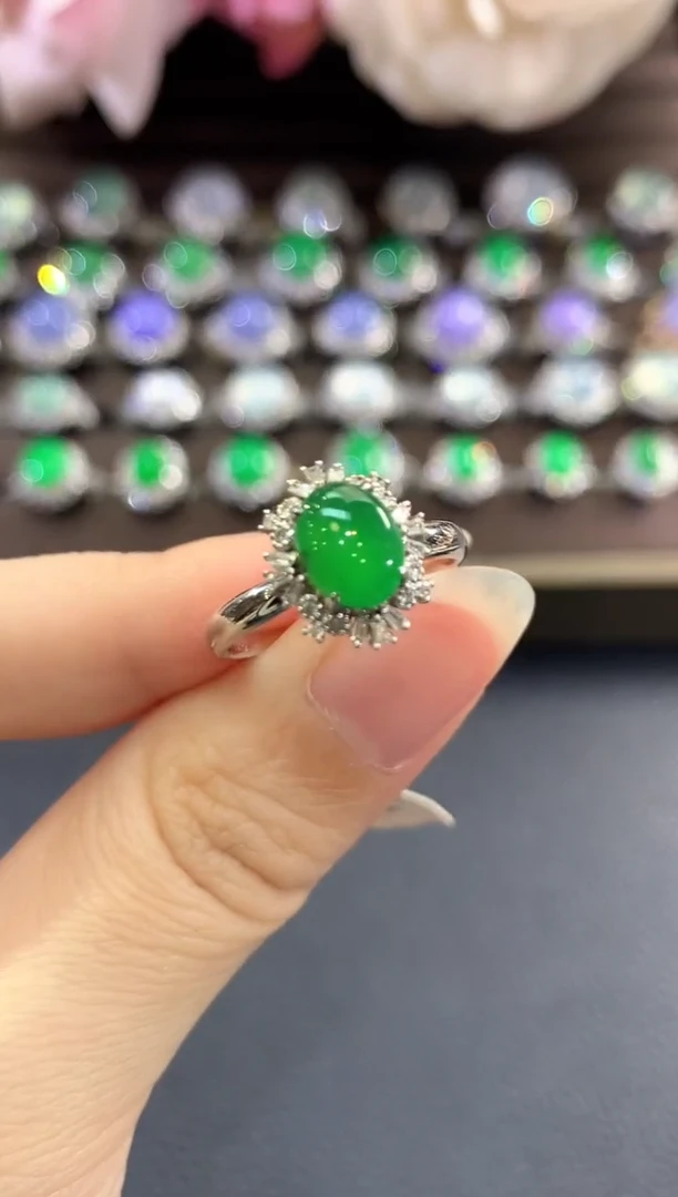 18K金镶嵌戒指翡翠b73