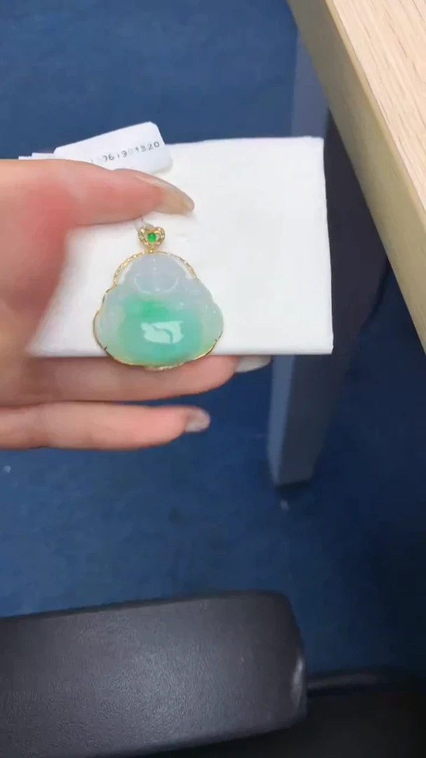 翡翠18K金镶嵌颈饰天然翡翠a货