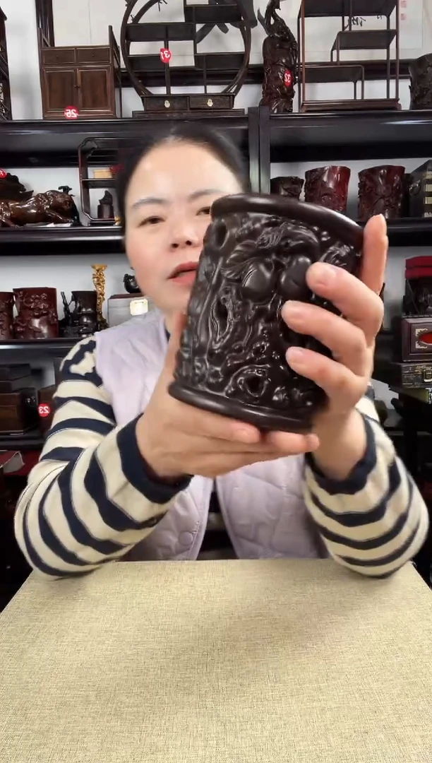 木寿桃笔筒老李红木工艺品