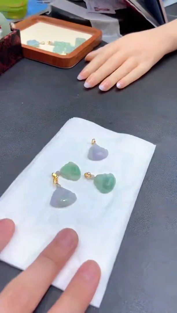 翡翠合金吊坠(不含链)000050557/多样性发货