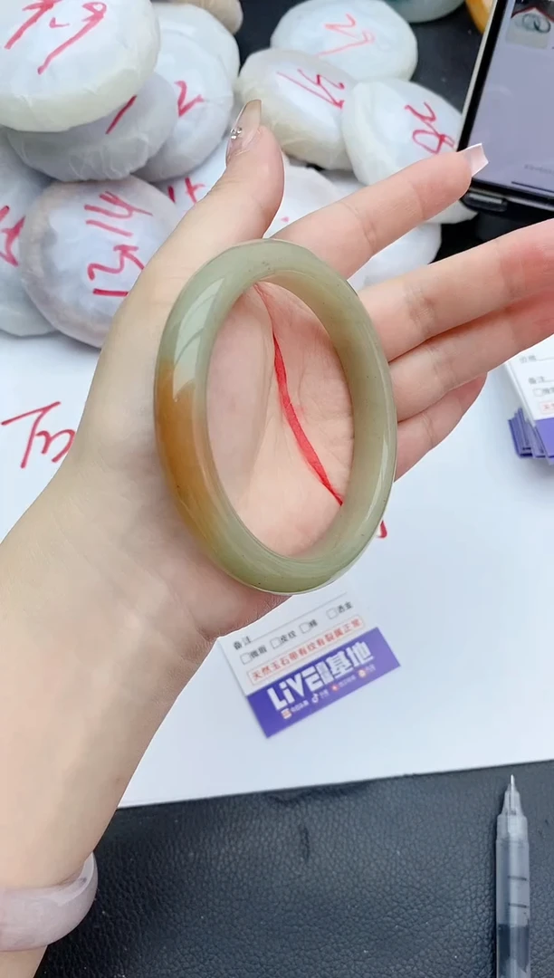 石英质玉手镯未镶嵌70+64/65