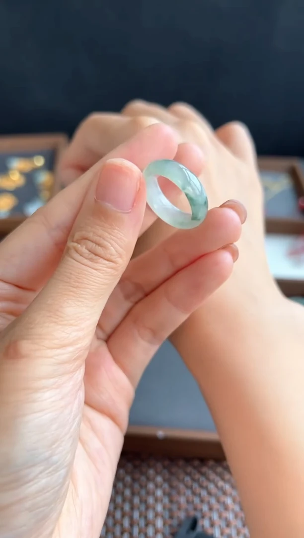 翡翠未镶嵌颈饰408买断10